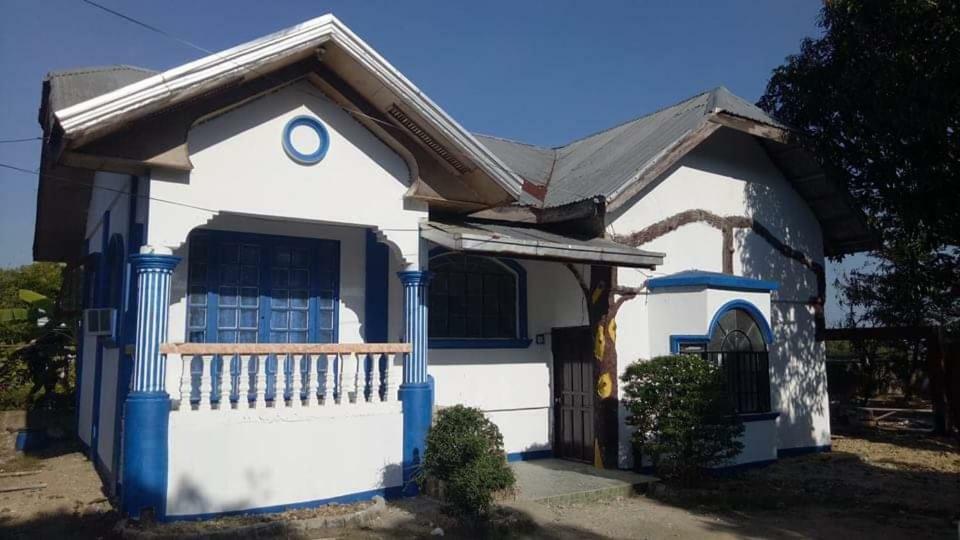 Traditional Filipino Transient House And Huts Near 100 Islands Wharf Alaminos Zewnętrze zdjęcie